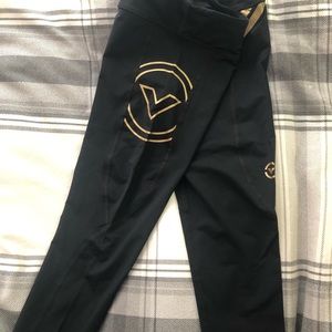 Women’s Virus Compression Crop Pant